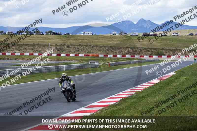 cadwell no limits trackday;cadwell park;cadwell park photographs;cadwell trackday photographs;enduro digital images;event digital images;eventdigitalimages;navarra;no limits trackdays;peter wileman photography;racing digital images;trackday digital images;trackday photos